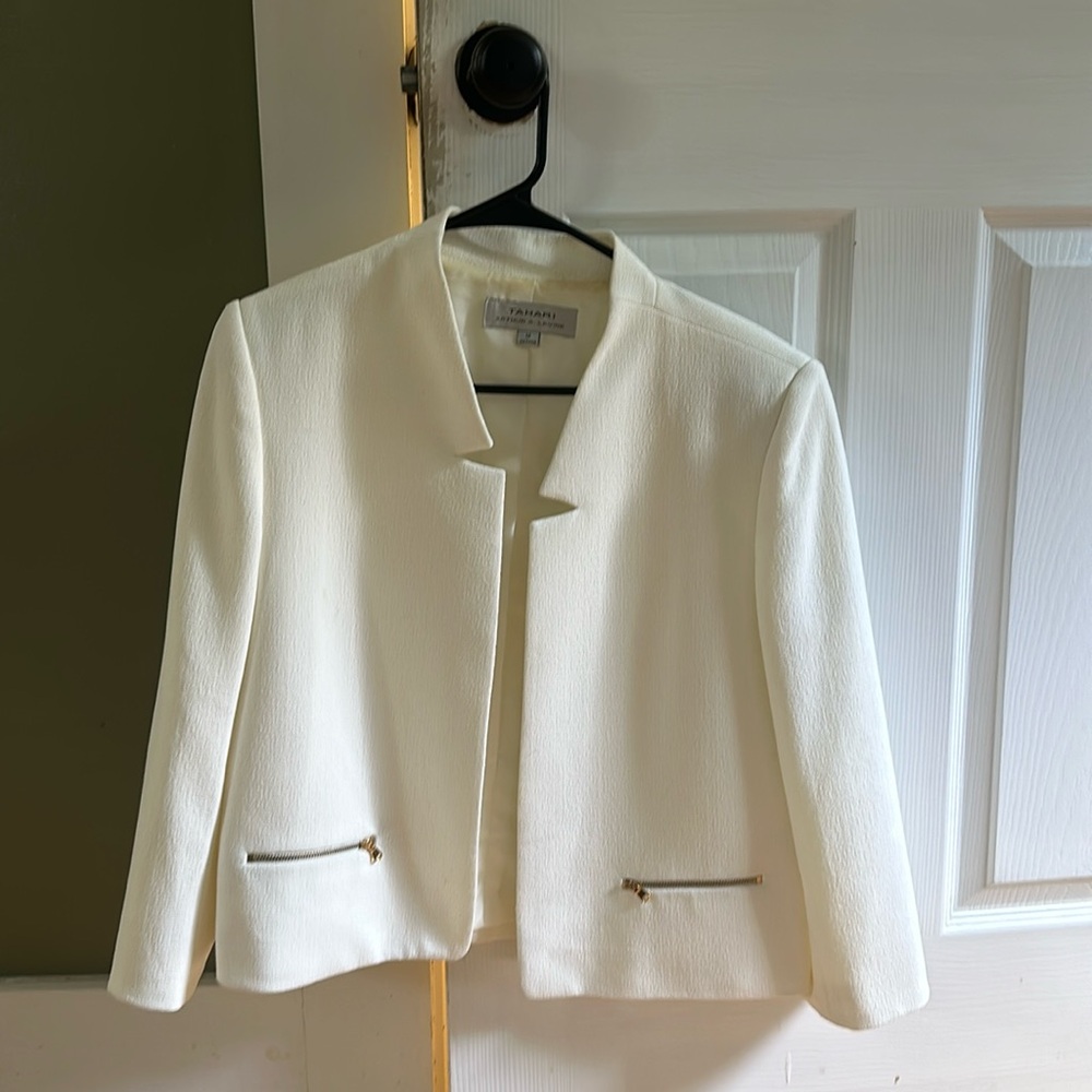 Tahari Blazer